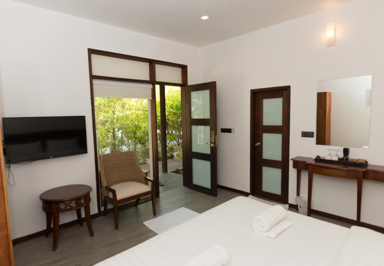Premier Beach Gulhi Exterior photo